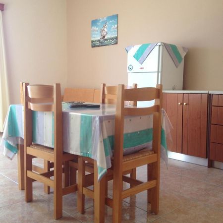 Margarita Αpartments Sea View Apartment Palaiochora Ngoại thất bức ảnh