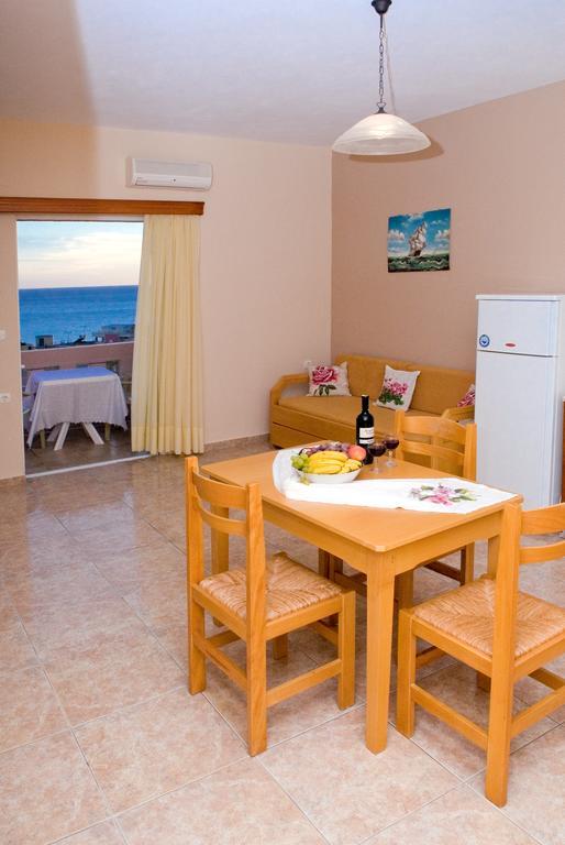 Margarita Αpartments Sea View Apartment Palaiochora Ngoại thất bức ảnh