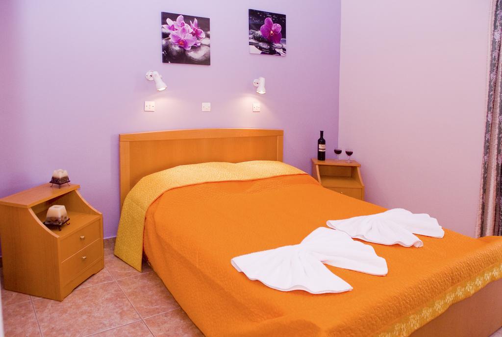 Margarita Αpartments Sea View Apartment Palaiochora Ngoại thất bức ảnh