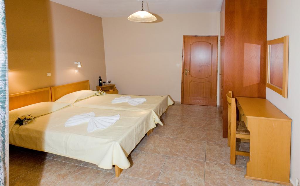 Margarita Αpartments Sea View Apartment Palaiochora Ngoại thất bức ảnh