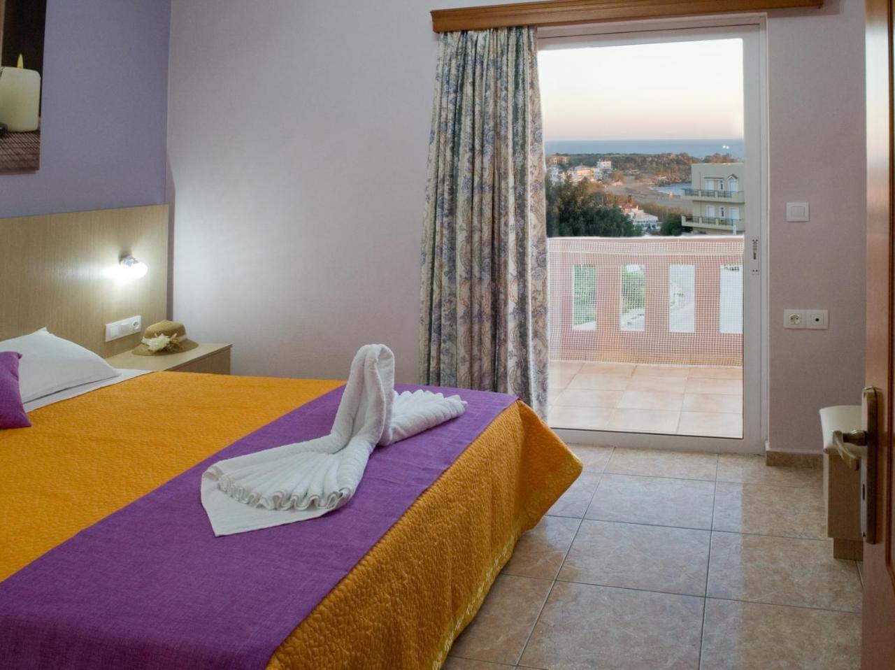 Margarita Αpartments Sea View Apartment Palaiochora Ngoại thất bức ảnh